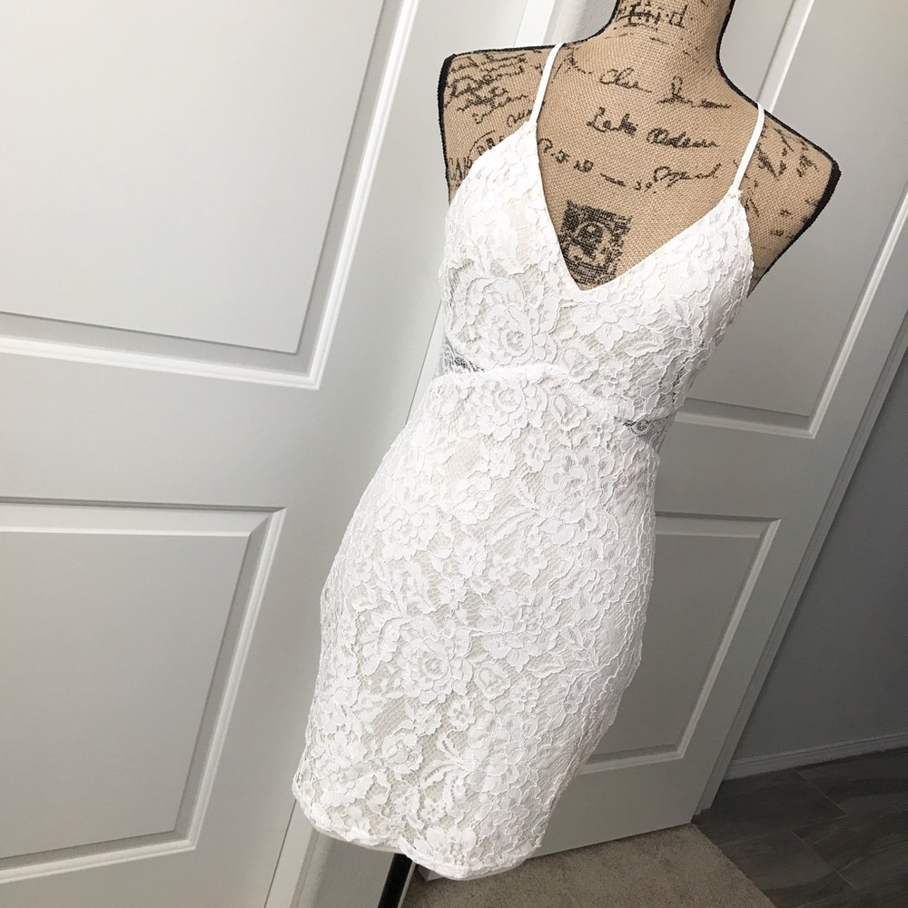-NEW WITH TAGS- Women's white lace cocktail dress