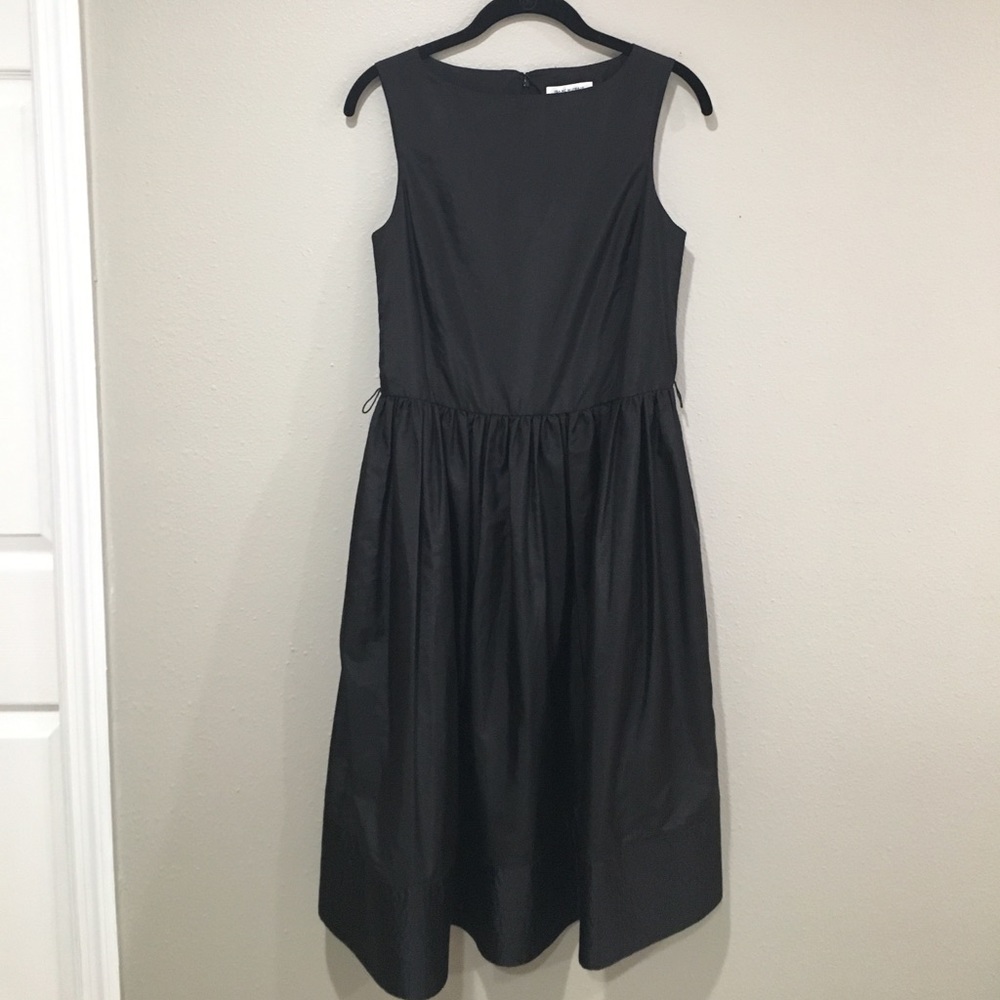 Issac Mizrahi LBD Boatneck Black Dress w Pockets