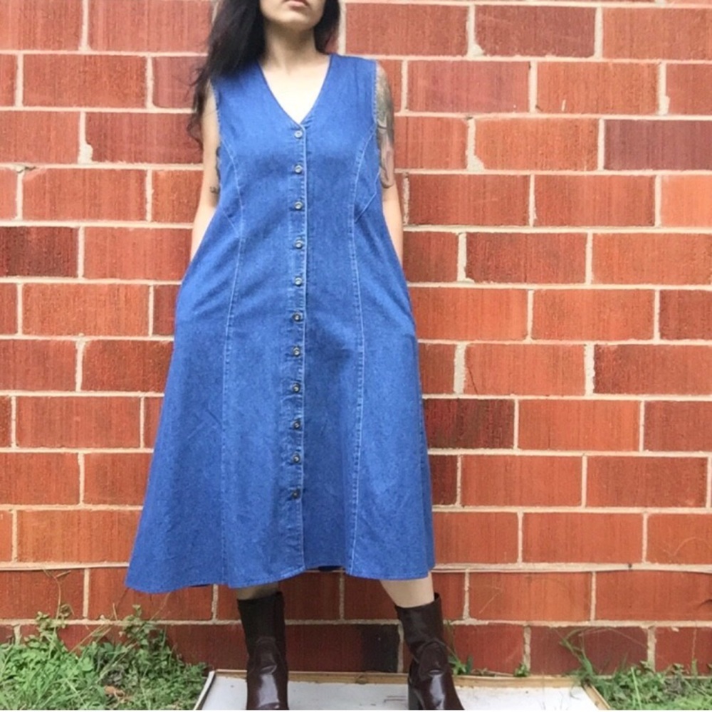 DENIM BUTTON DOWN DRESS!
