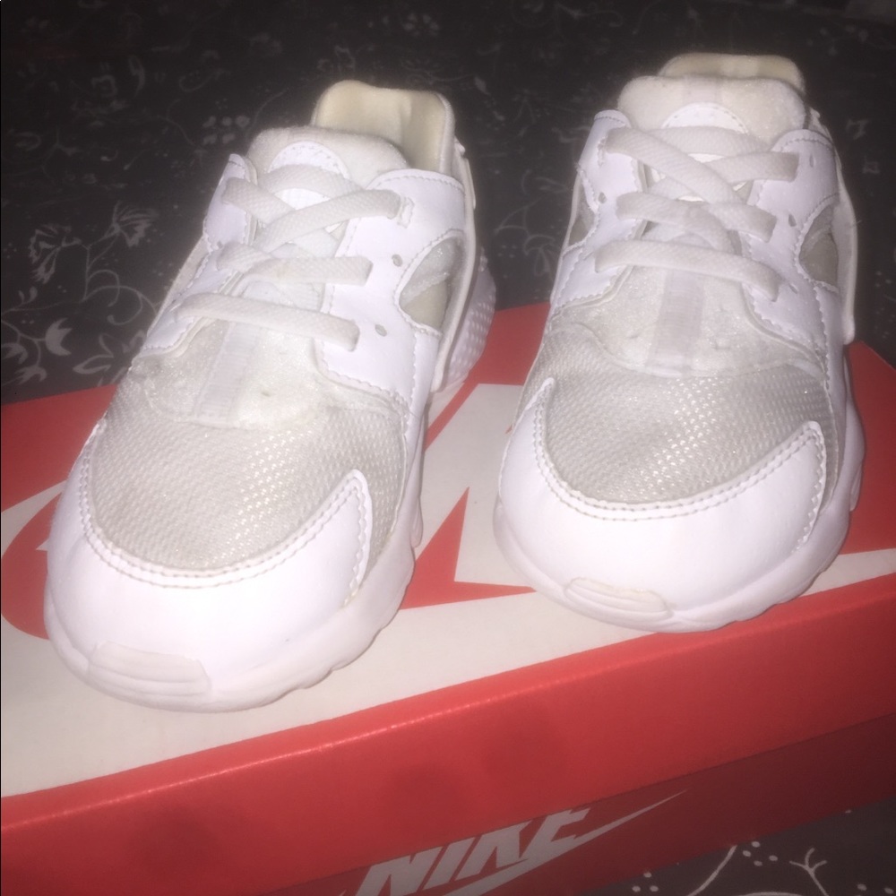 Nike Huarachi White