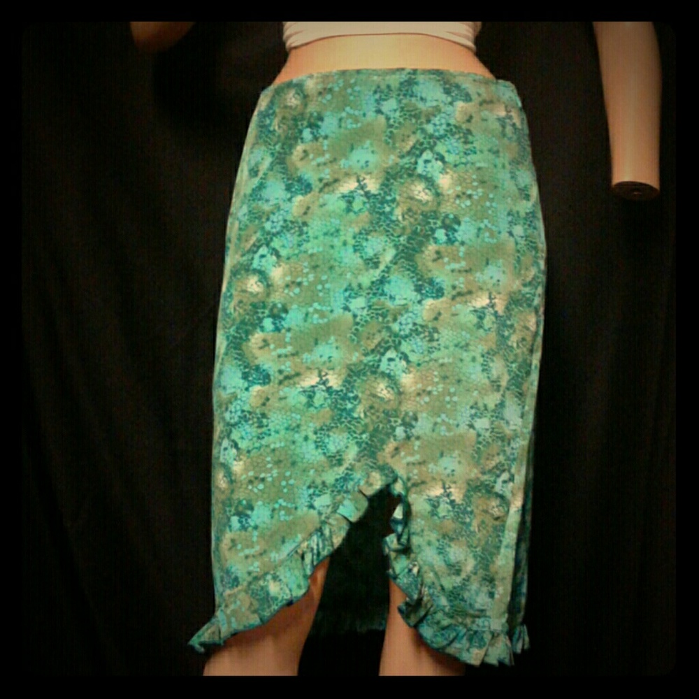 Blue and Green Scale Print Ruffled Slim Skirt