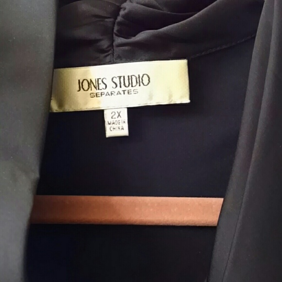 Top - Picture 2 of 2