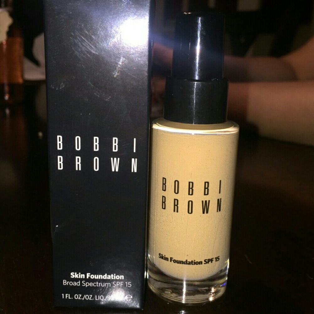 Bobbie Brown skin foundation broad spectrum spf 15