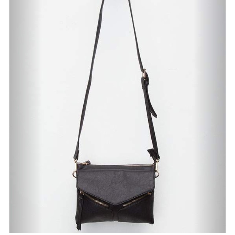 NWOT Violet Ray Leanna Crossbody Black Bag