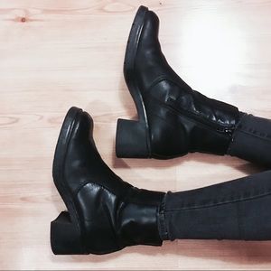 ON HOLD Black VINTAGE 90s Chunky Boots