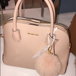 Meet your Posher, Maya