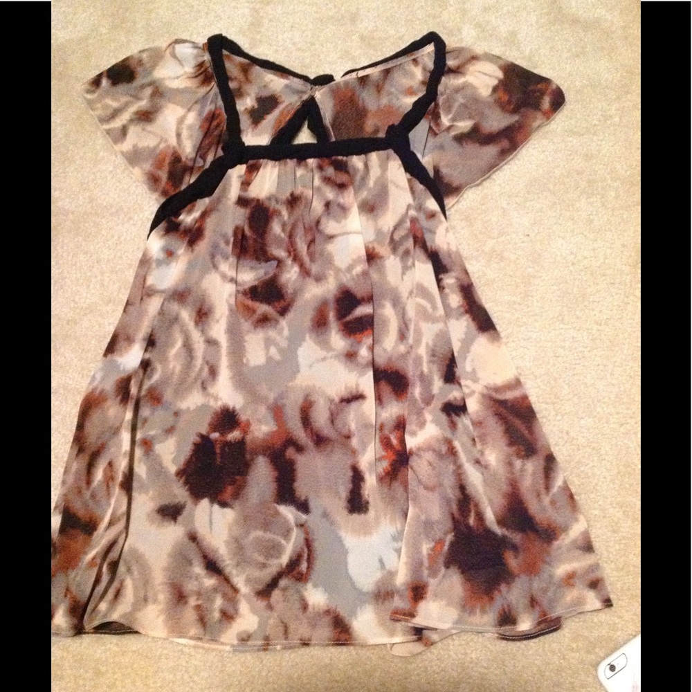 Short sleeve top