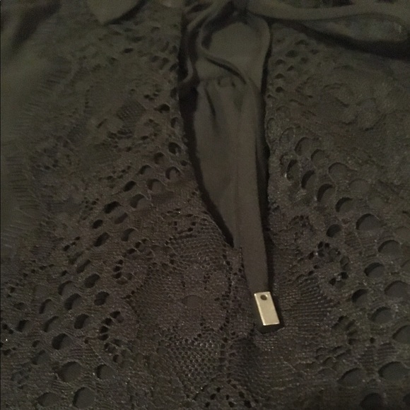 NWT TAHARI BLACK SLEEVELESS BLOUSE - Picture 2 of 4