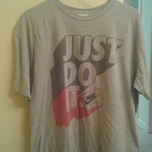 NIKE AIR SHIRT SIZE XL