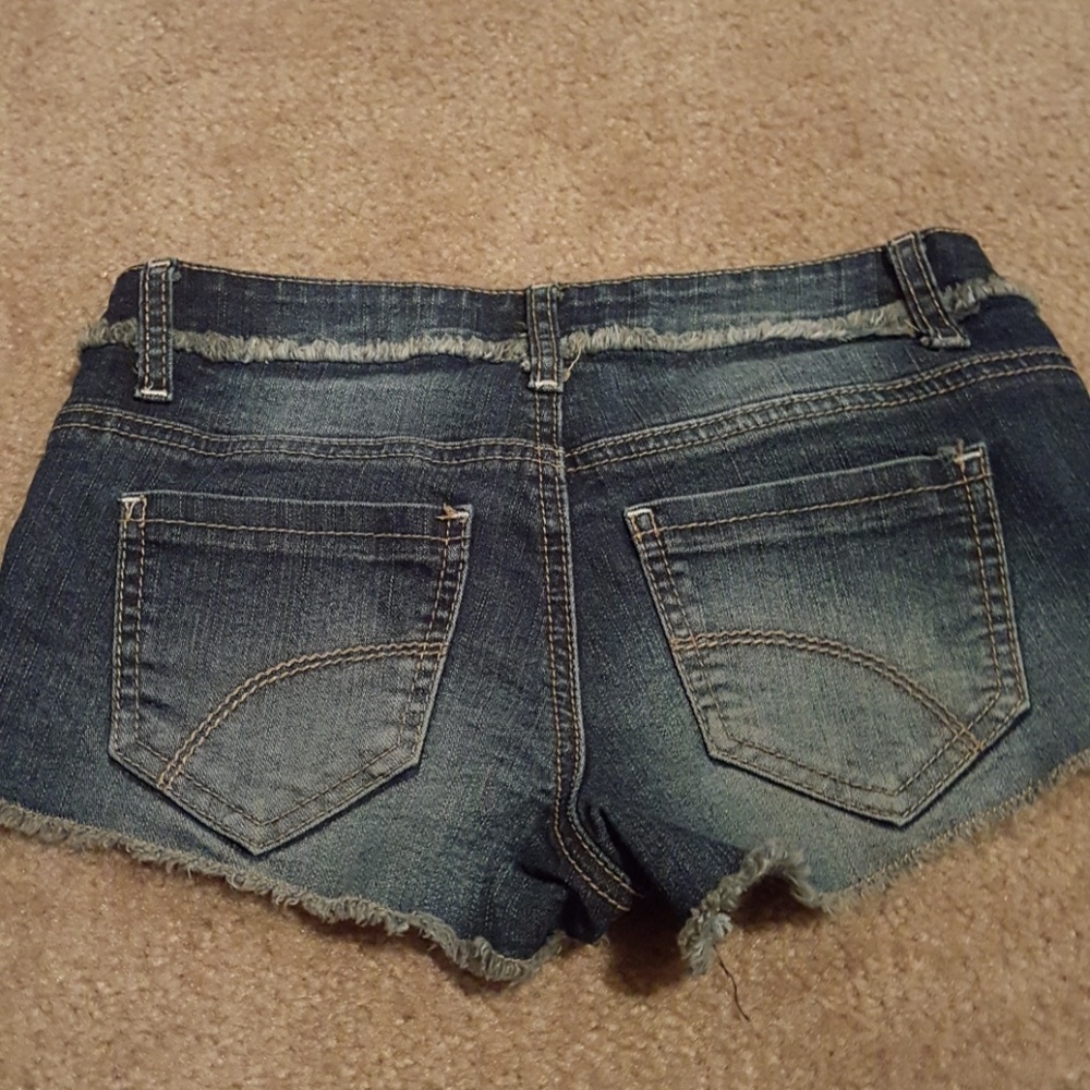 Too small - Picture 2 of 2