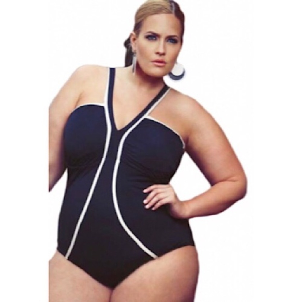 🆕 Strappy V-neck plus Size Monokini swimsuit