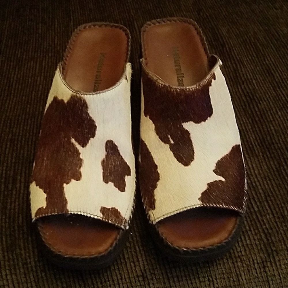 Naturalizer cow print shoes