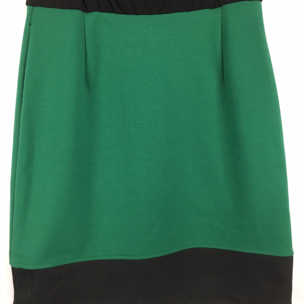 Black dress with green skirt - Picture 5 of 6