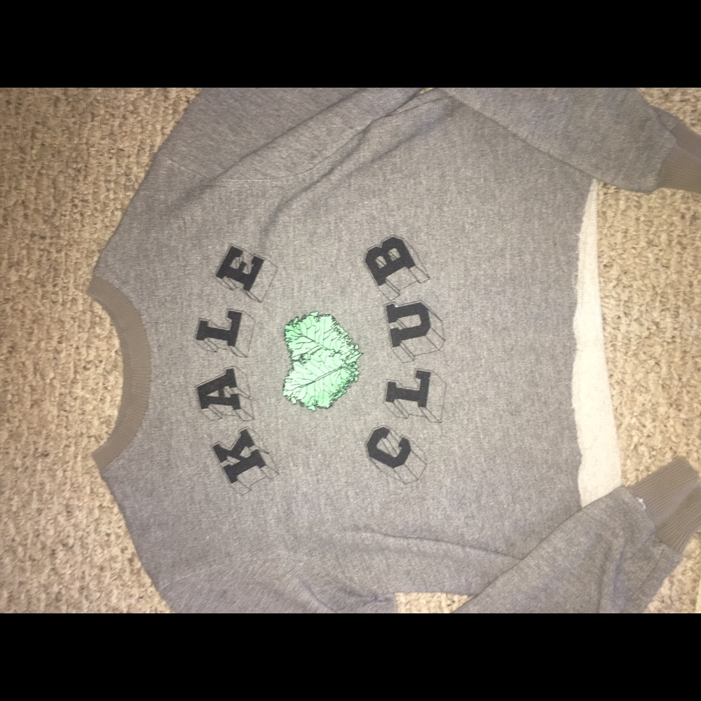 top shop tee and cake brand sweatshirt