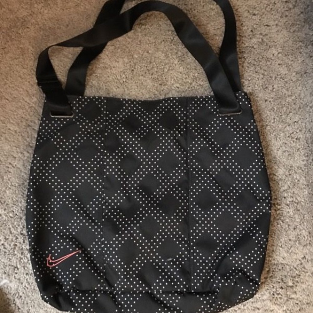 Black and white Nike workout bag