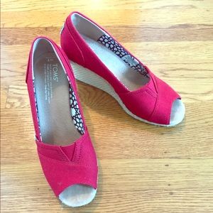Toms wedge peep toe shoes size 7