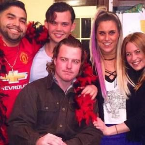 Meet your Posher, Tom