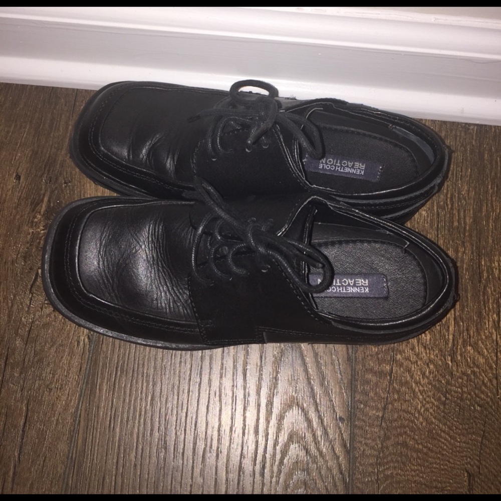 Kenneth Cole Boys Genuine Leather Black Oxfords