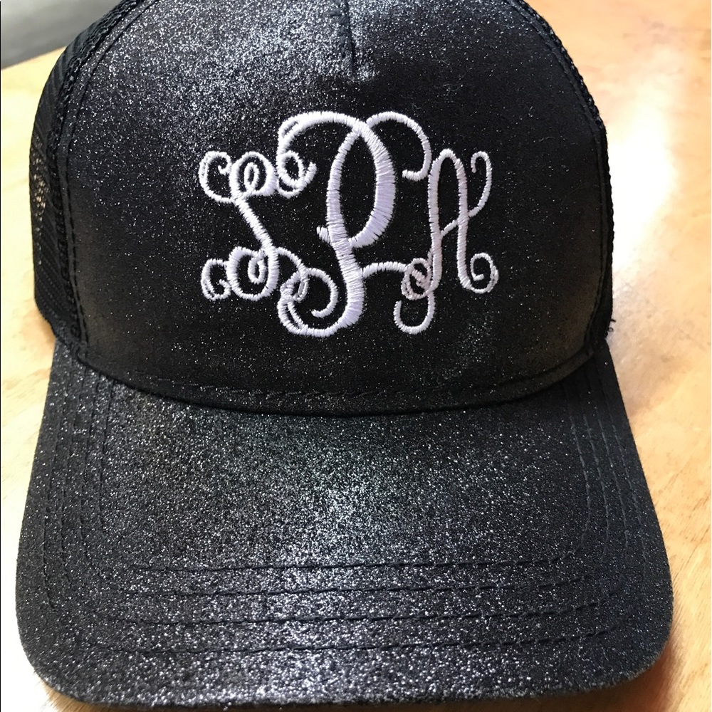 FOLLOW @SHOPDALESCLOTHING ON INSTAGRAM