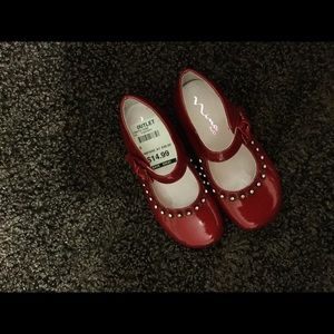 Nina girls red dress shoes. Mary Jane style 9M