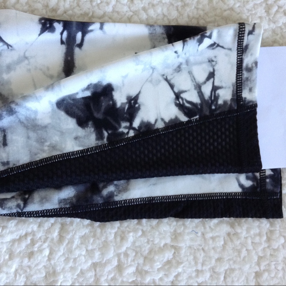 Reebok Active Bottom (Tempo Capri) - Picture 4 of 5