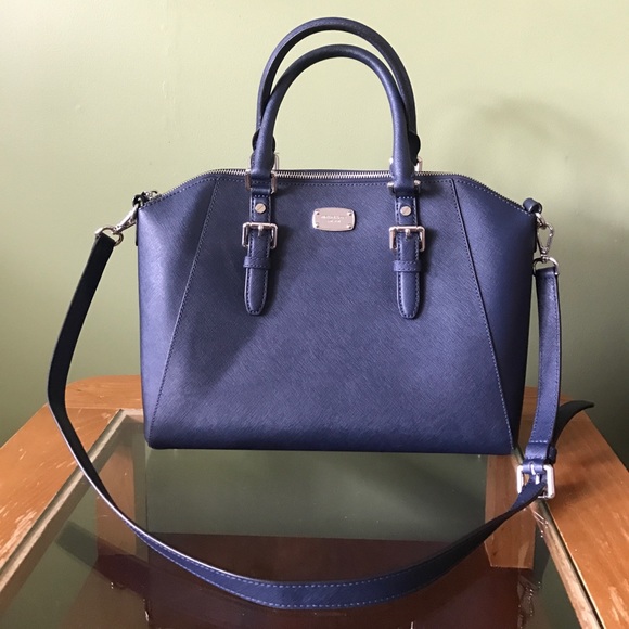 Michael Kors Handbags - Authentic Michael Kors Purse