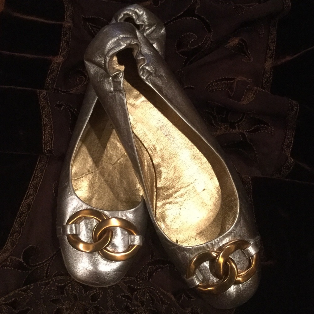 Juicy Couture Silver Flats