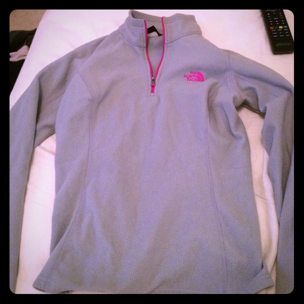 North face pull over sweater