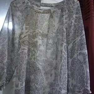 BLOUSE W/ BACKOUT....SZ MED