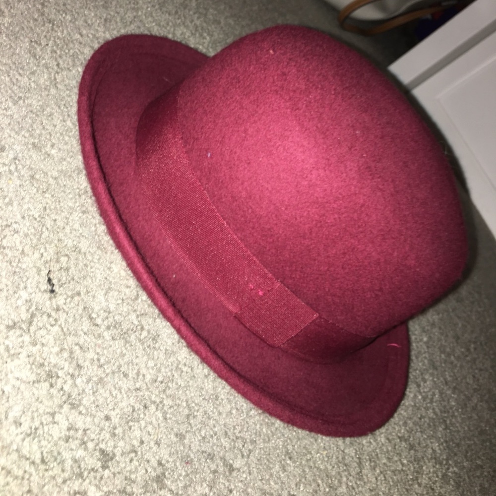 Maroon hat
