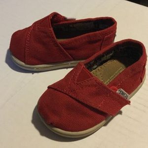 Toms