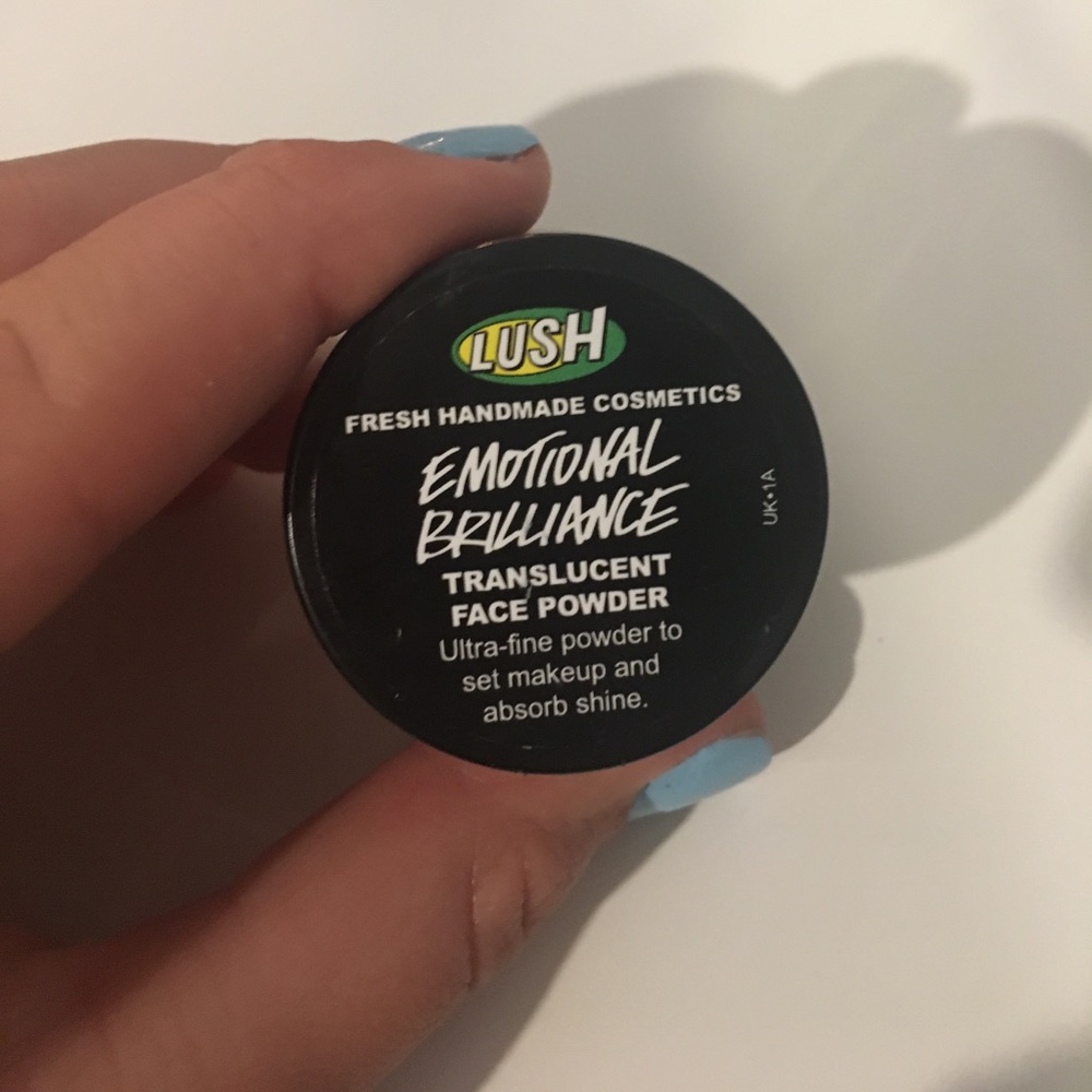 Lush translucent powder