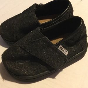 Black glitter TOMS