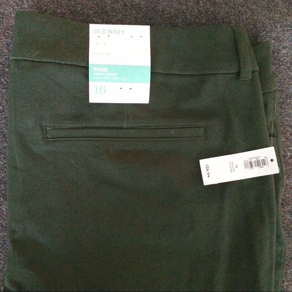 Old Navy Pants - BNWT Green Skinny Pixie Cropped Pants Old Navy Pants - BNWT Green Skinny Pixie Cropped Pants