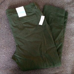 Old Navy Pants - BNWT Green Skinny Pixie Cropped Pants Old Navy Pants - BNWT Green Skinny Pixie Cropped Pants