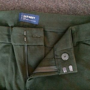 Old Navy Pants - BNWT Green Skinny Pixie Cropped Pants Old Navy Pants - BNWT Green Skinny Pixie Cropped Pants