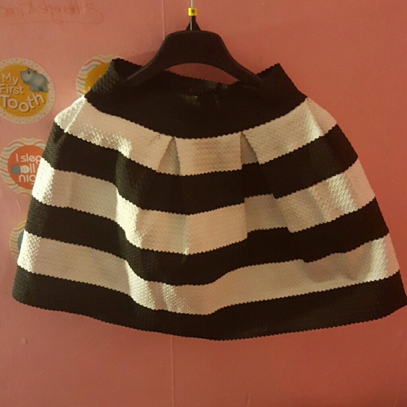 Blush Flare Black n White Skirt - Picture 1 of 2