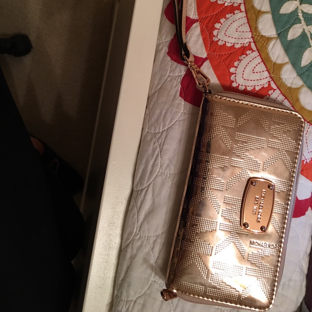 Michael Kors Rose Gold Wristlet
