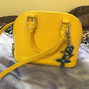 Louis Vuitton alma BB in citron