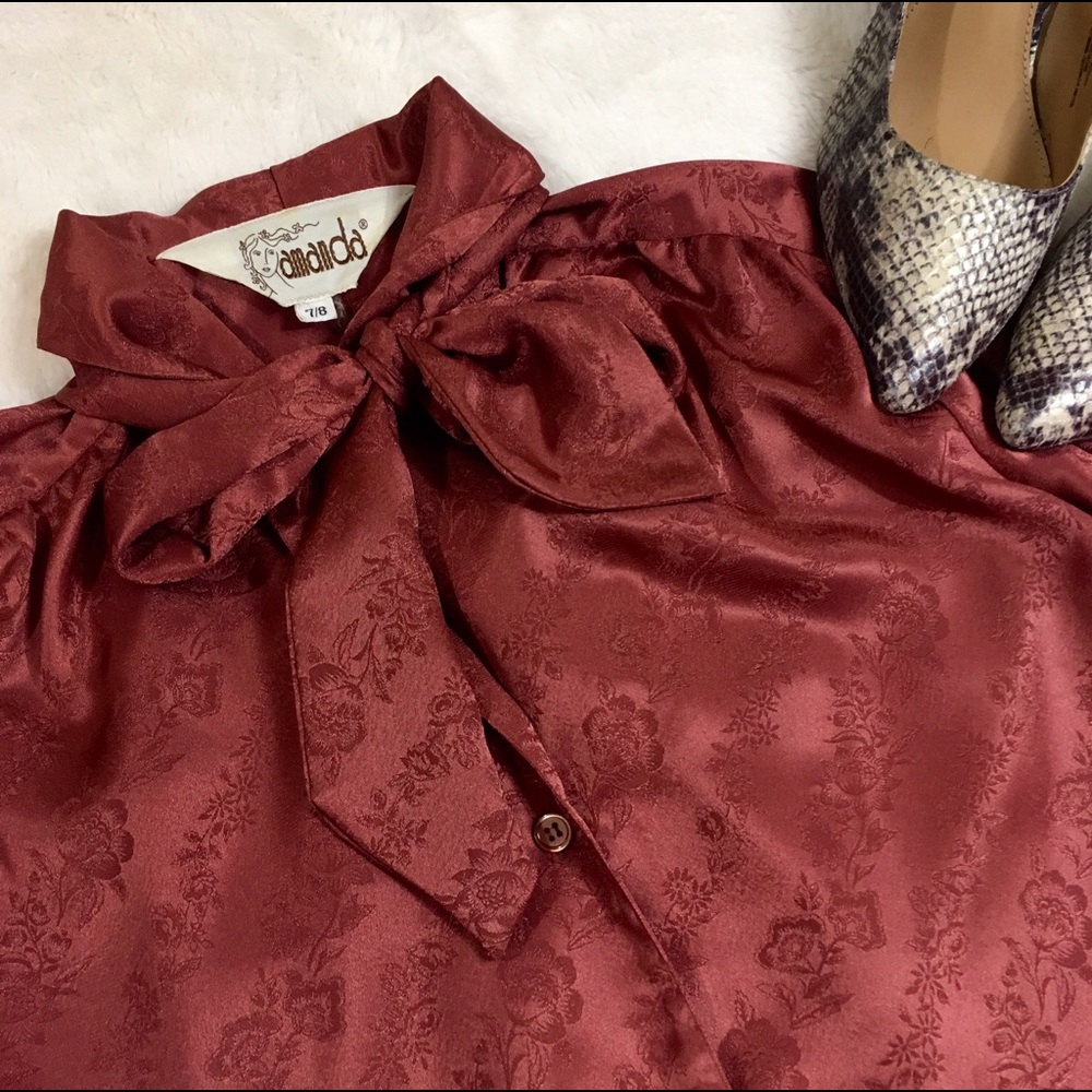 Vintage floral print pussy bow blouse