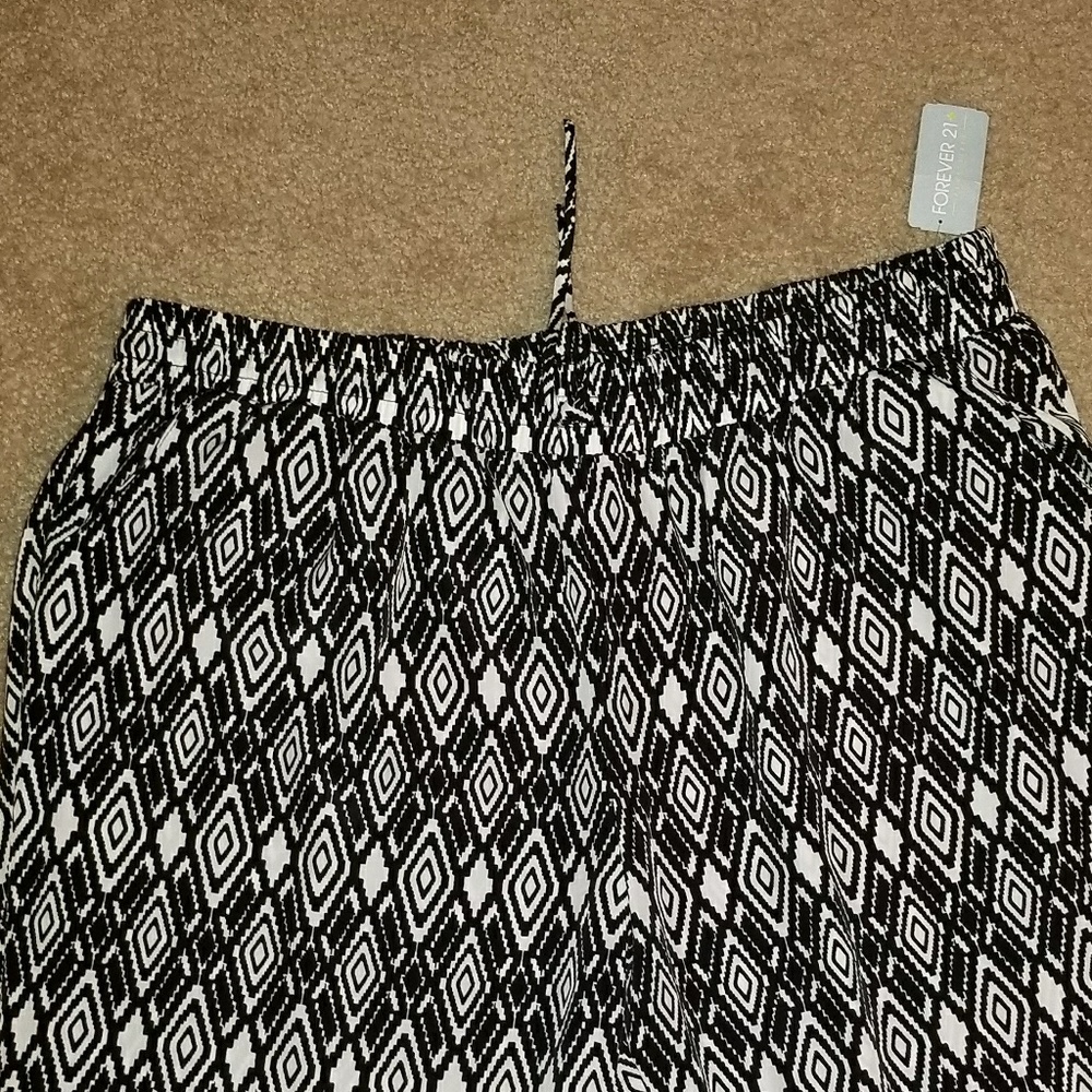 Drawstring pants - Picture 2 of 2