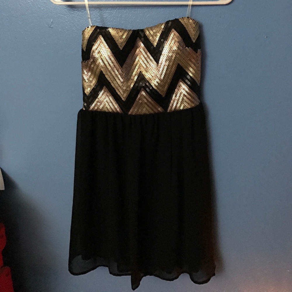 Strapless Formal Dress