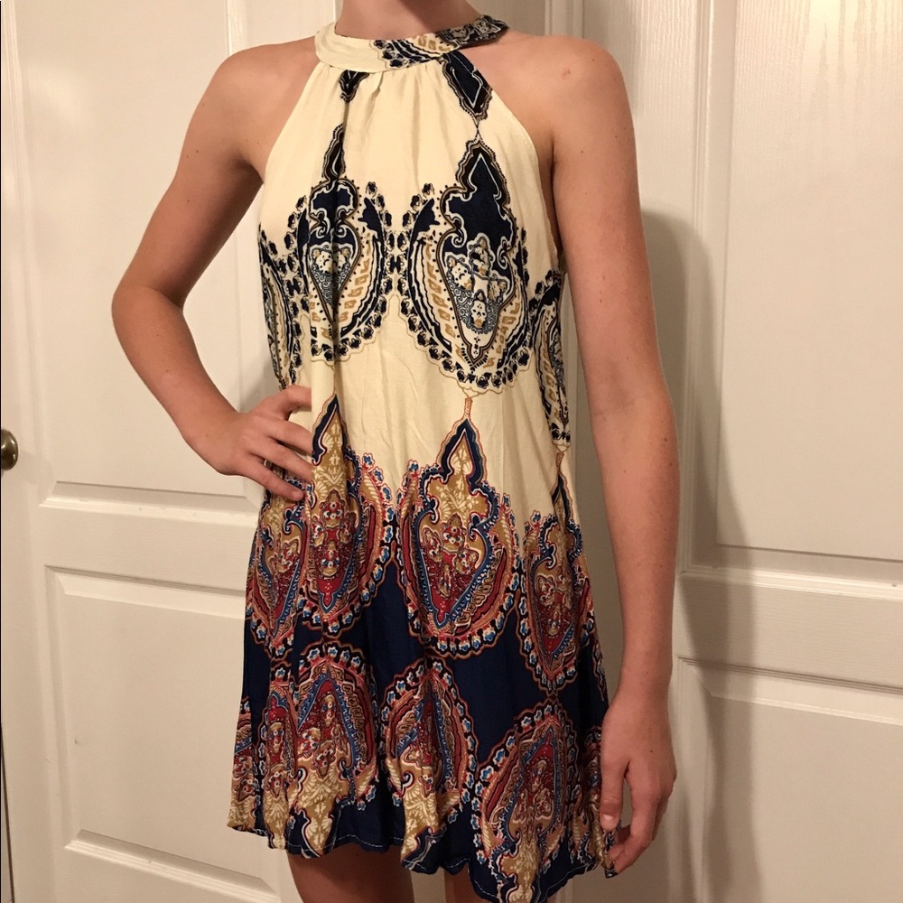 A very cute & trendy dress!