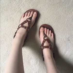 Frye Carson ring thong sandal