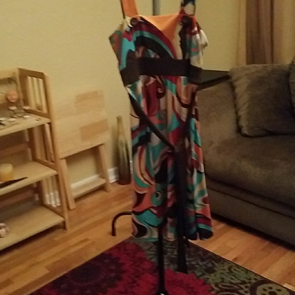 Fun sun dress - Picture 2 of 3