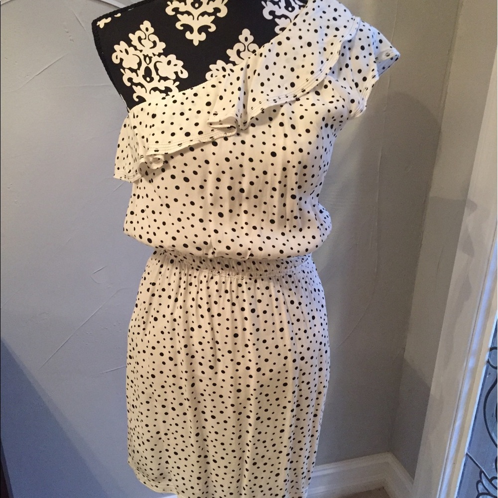 One shoulder dress