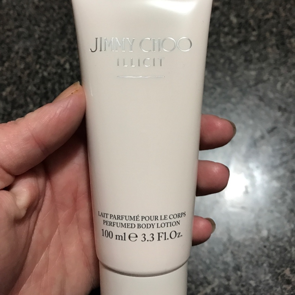 JIMMY CHOO ILLICT PERFUMED BODY LOTION