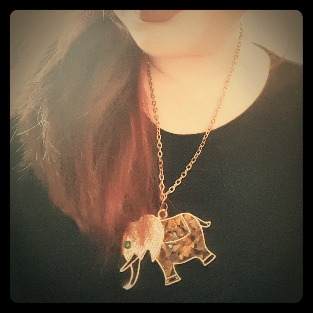 Chicos Elephant Neclace