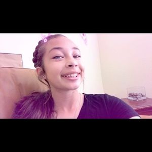 Meet your Posher, Caroline