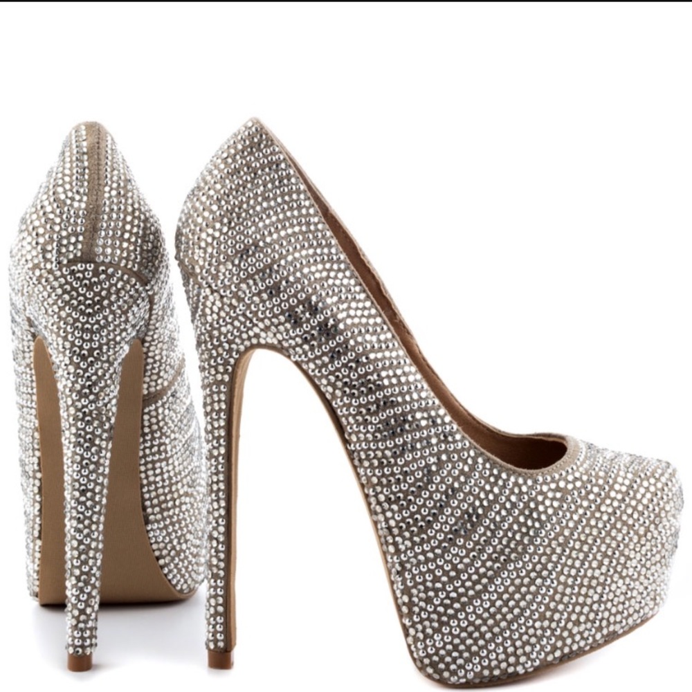 Steve Madden Dyvinal Silver crystal pumps